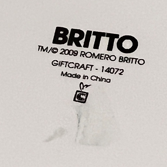 Romero Britto Colorful Heart Round Trinket Box - Picture 9 of 10